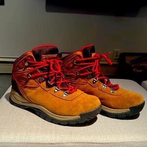 Columbia Newton Ridge boots